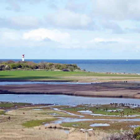 Апартаменты I06-002 *