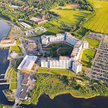 I06-002 Апартаменты *